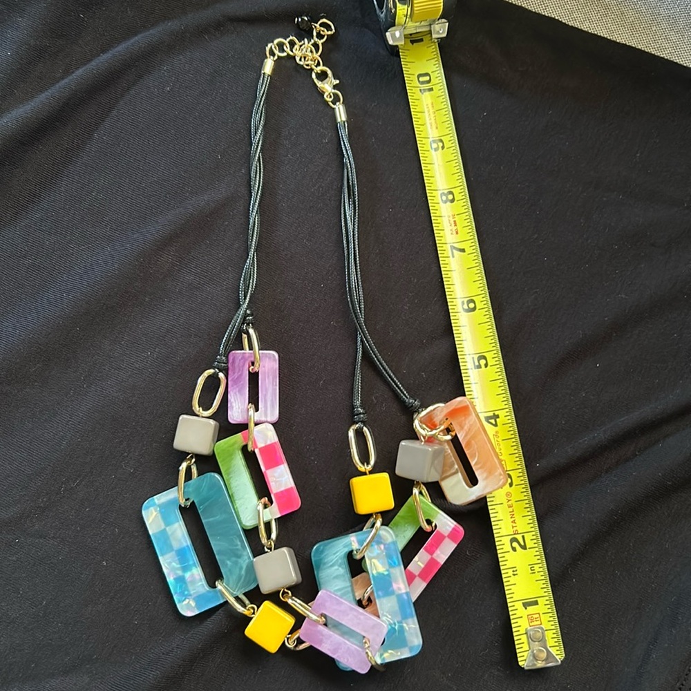 Beautiful colorful chunky necklace like new